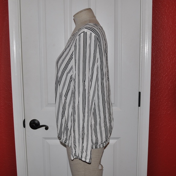 TORRID Black+White Striped Surplice Top [E1] - Picture 5 of 8